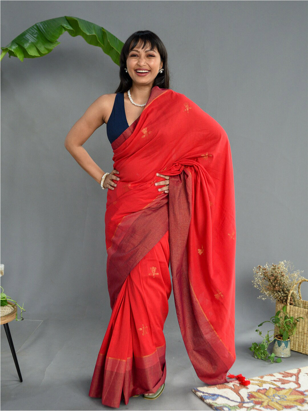 Suta Red Floral Woven Design Zari Pure Cotton Saree