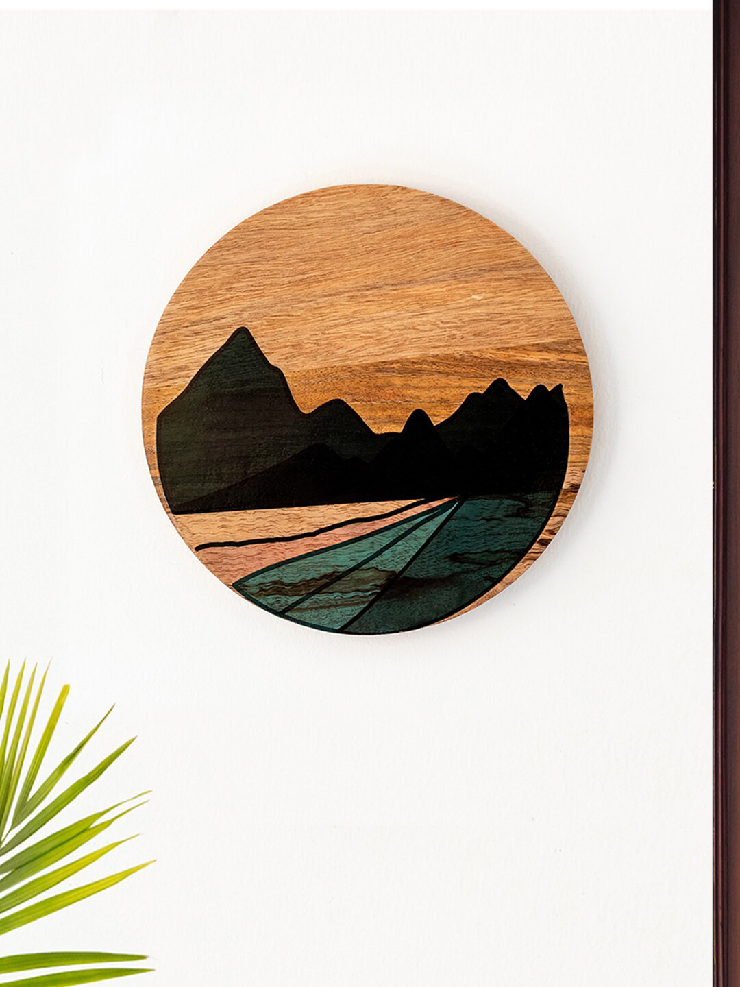 ExclusiveLane Mountain Retreat Wood Matte Hanging Hall Wall Plates-10.1In