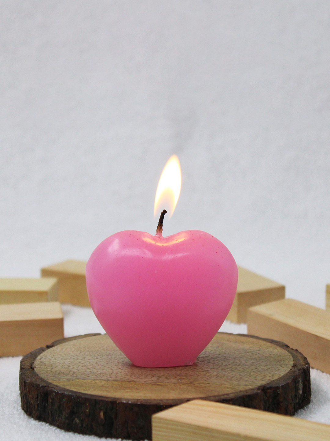 atorakushon Heart Shaped 4Pcs Scented 1 Wick Strawberry Solid Regular Tea Light Candles