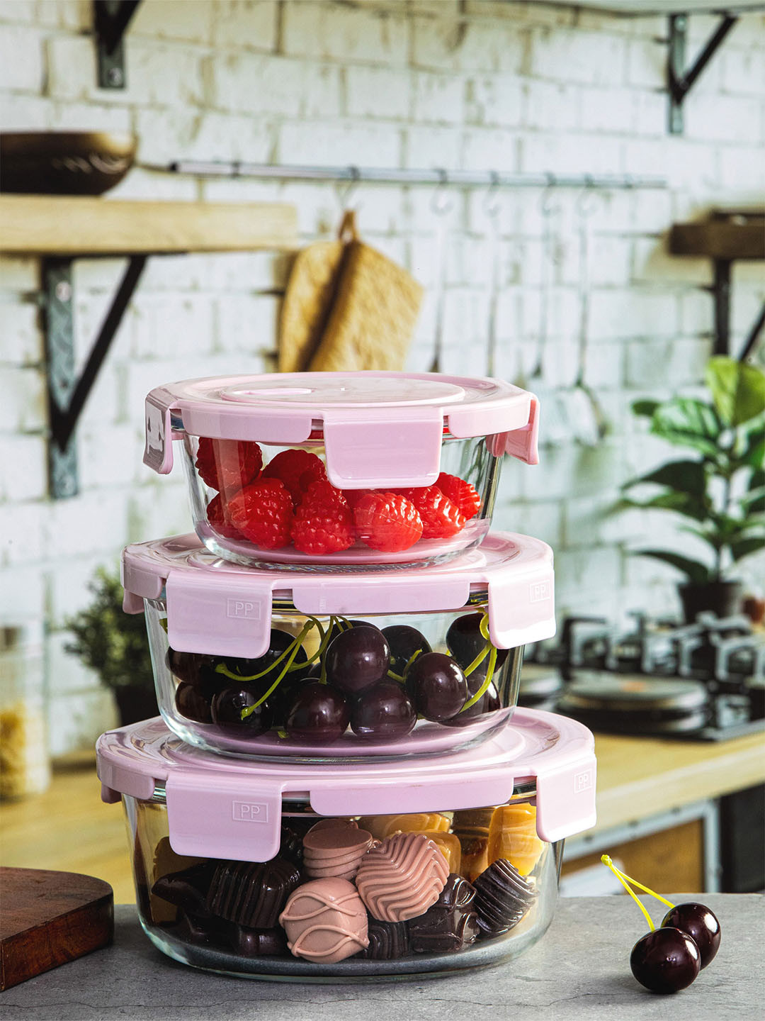 GOODHOMES 3 Pieces Transparent Dishwasher & Microwave Safe Glass Bowls With Lids