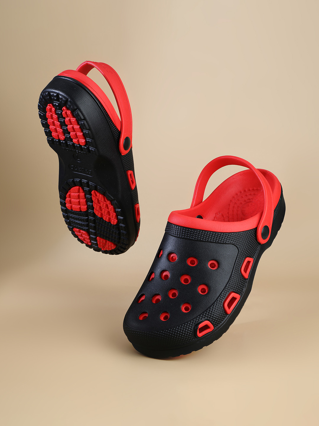 Greentech Men Self Design Lightweight Clogs