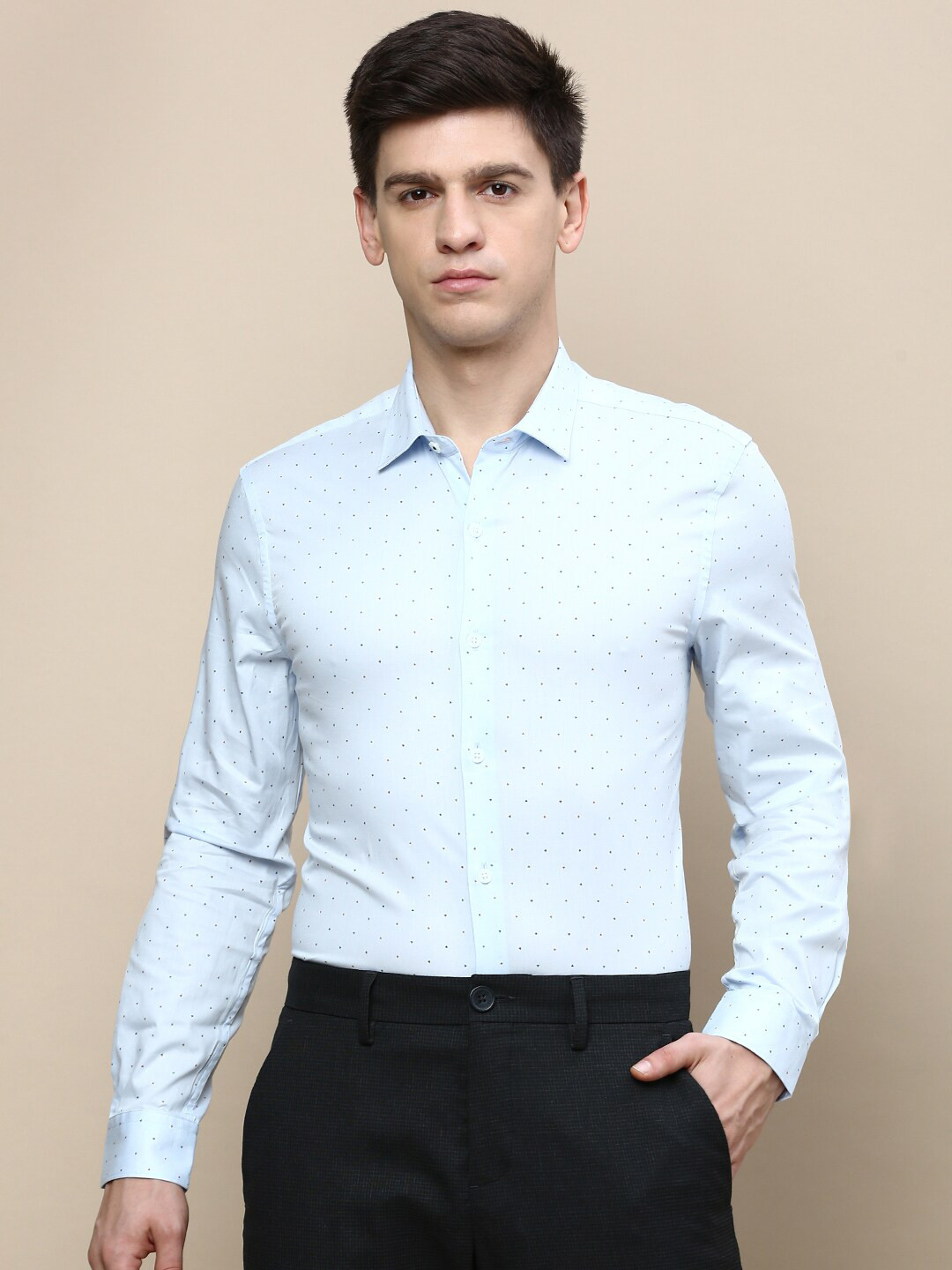 INVICTUS Polka Dot Printed Standard Slim Fit Opaque Cotton Twill Formal Shirt