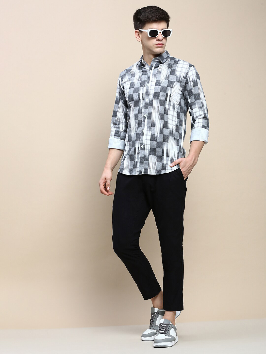 INVICTUS Sport Slim Fit Geometric Printed Spread Collar Cotton Casual Shirt