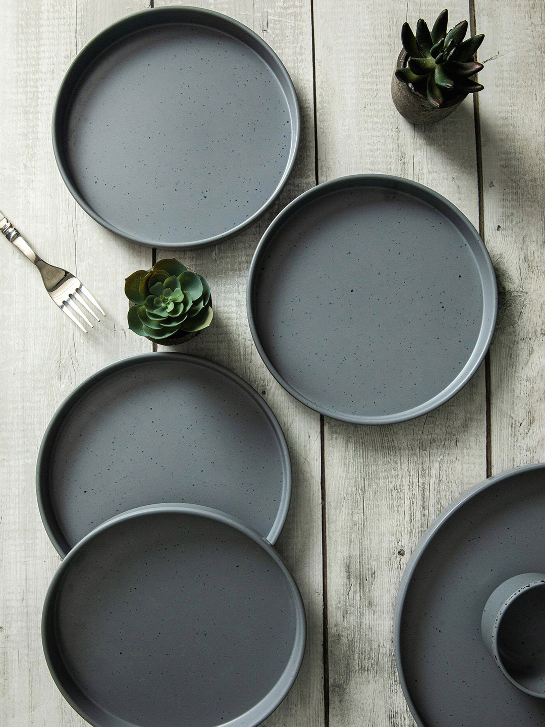 Servewell 4 Pieces Grey Melamine Glossy Plates