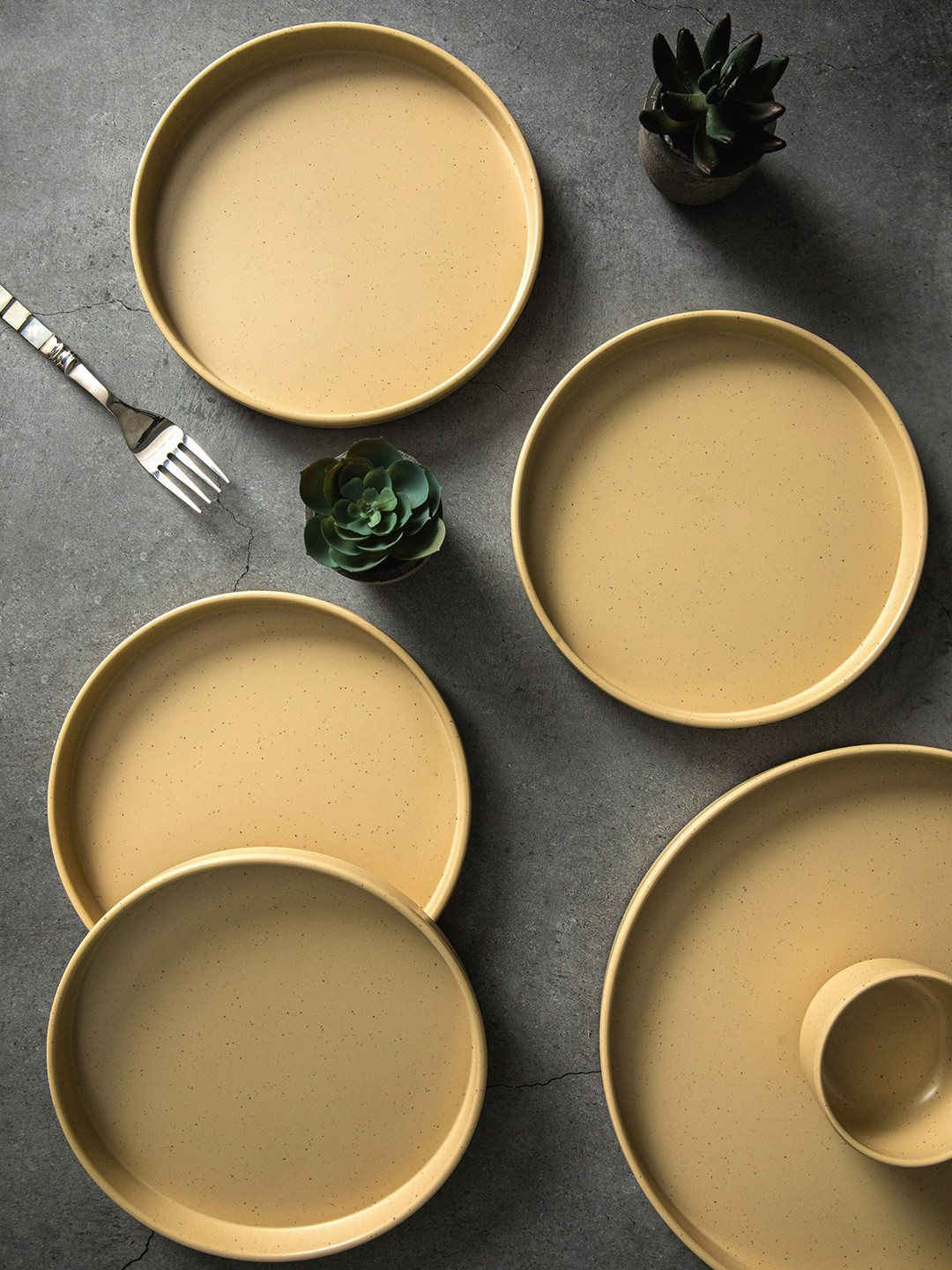 Servewell 6 Pieces Yellow Melamine Glossy Plates