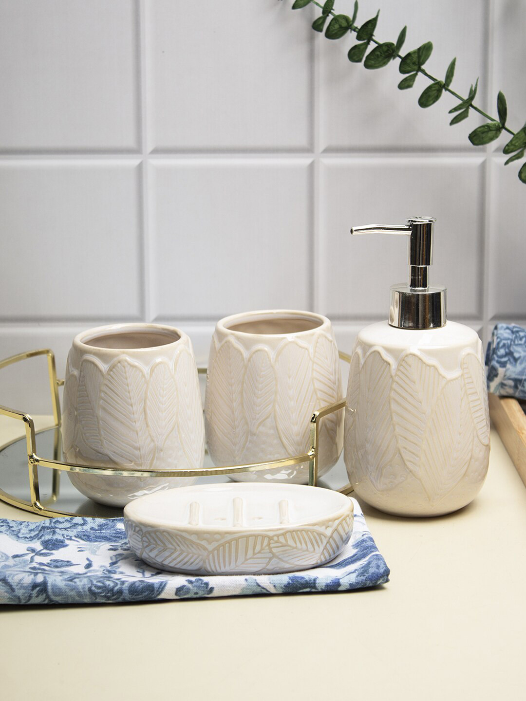 MARKET99 Off-White 4-Pieces Textured Ceramic Bath Accessories Set