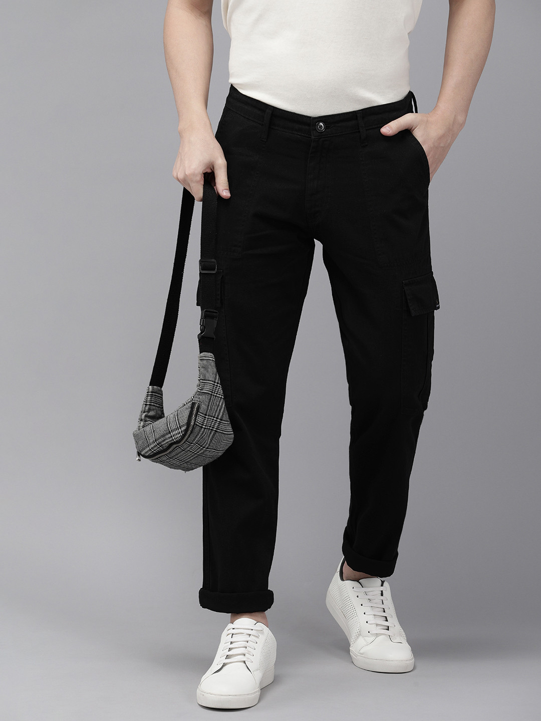 SPYKAR Men Regular Fit Pure Cotton Cargos Style Chinos