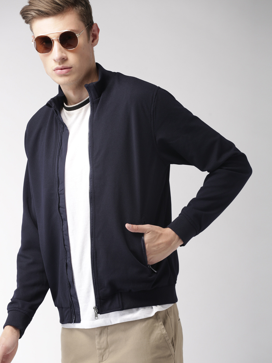 Buy Indian Terrain Men Navy Blue Solid 