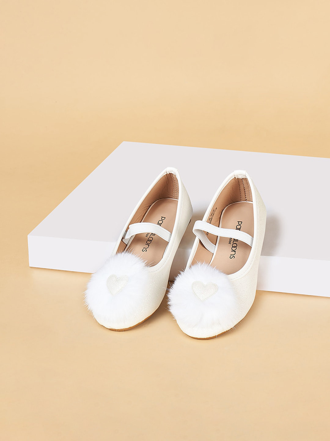 Pantaloons Junior Girls White Textured Mary Jane Flats