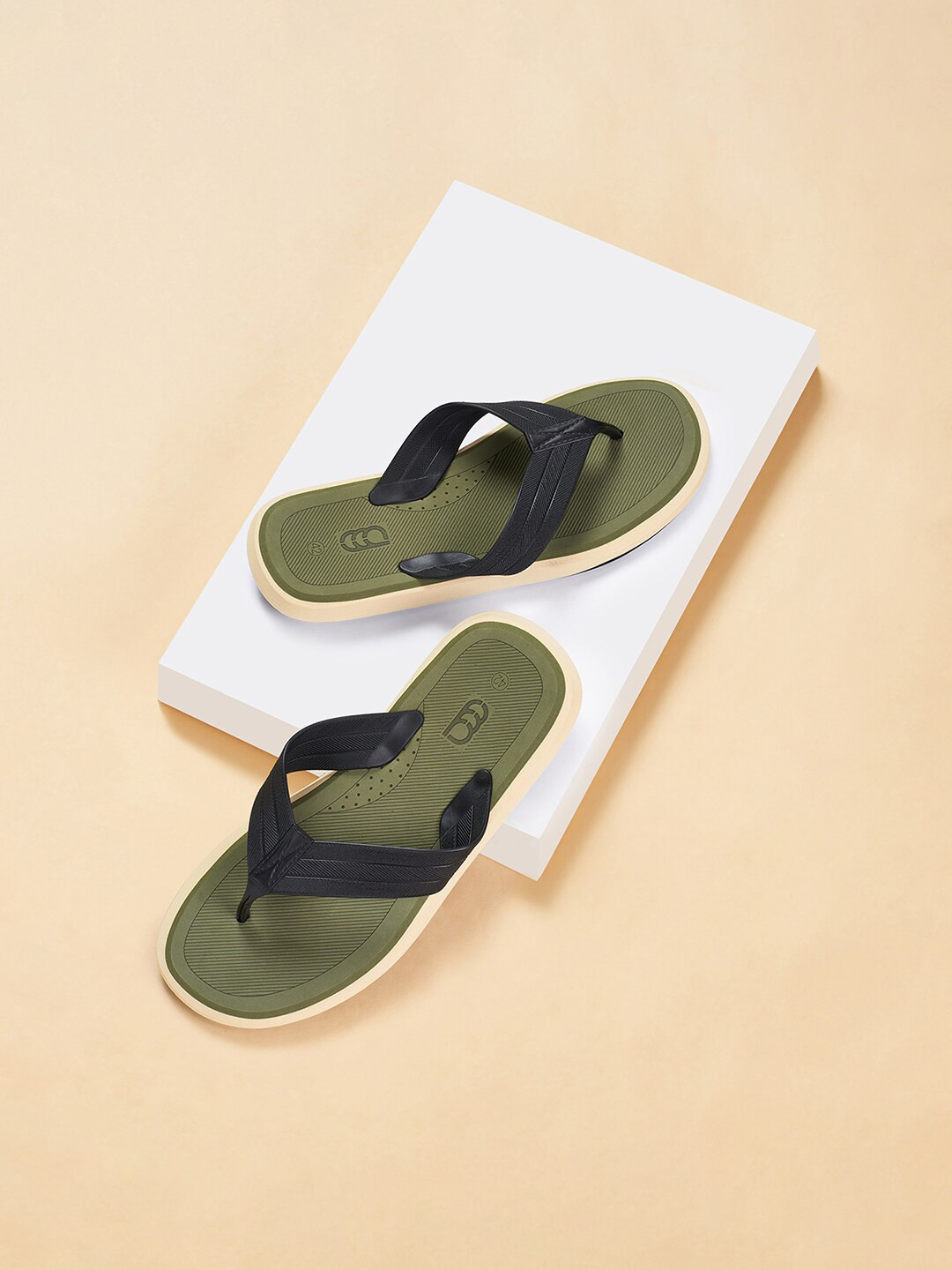 Ajile by Pantaloons Men Olive Green & Black Rubber Thong Flip-Flops