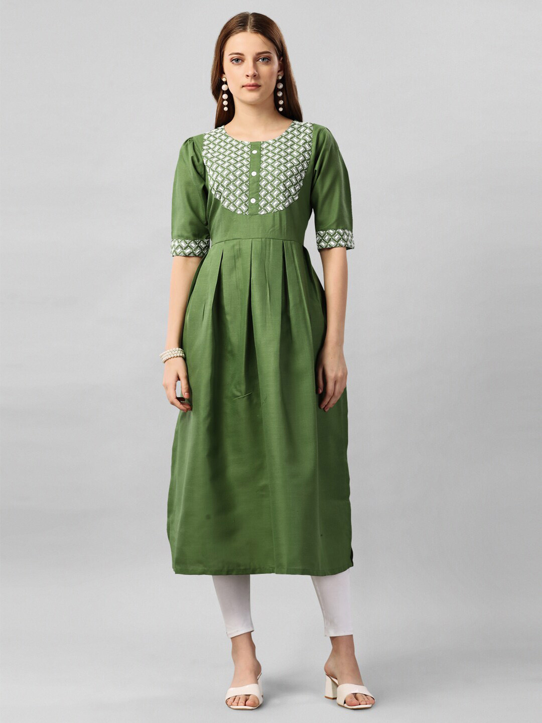 Kinjo Geometric Yoke Design Thread Work Pleated Pure Cotton Kurta