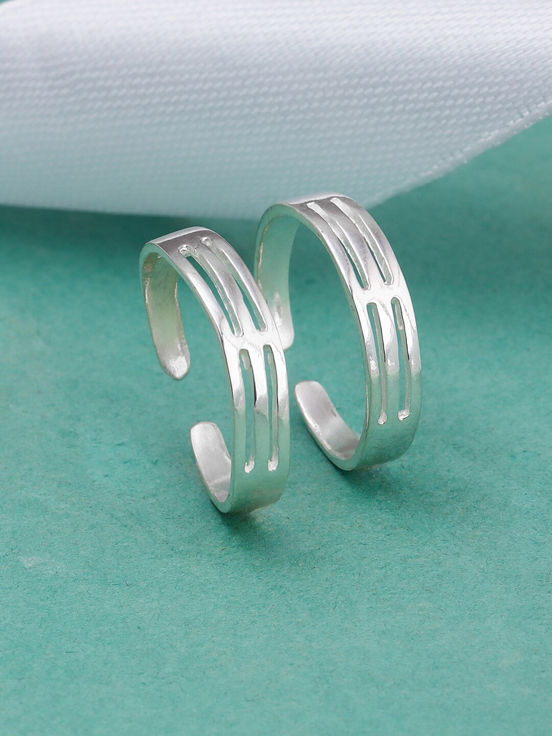 GIVA 925 Sterling Silver Rhodium Plated Adjustable Toe Rings