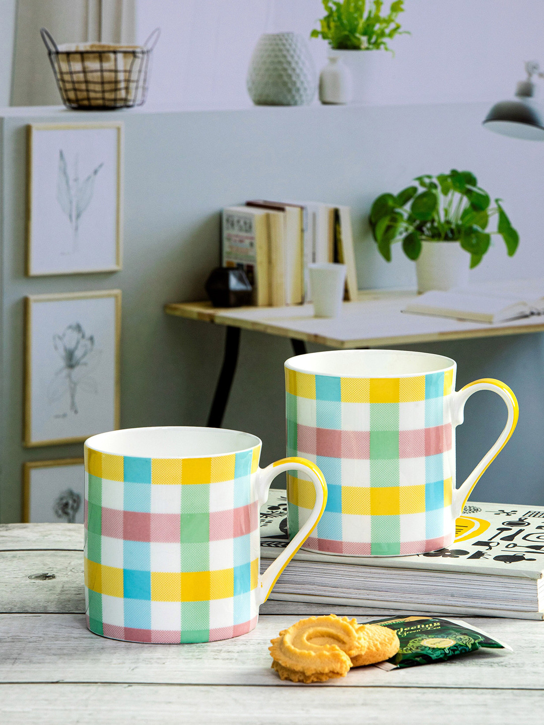 GOODHOMES Mughal Design Glazed White Checkered Bone China Handmade 2 Piece Mugs-360ml