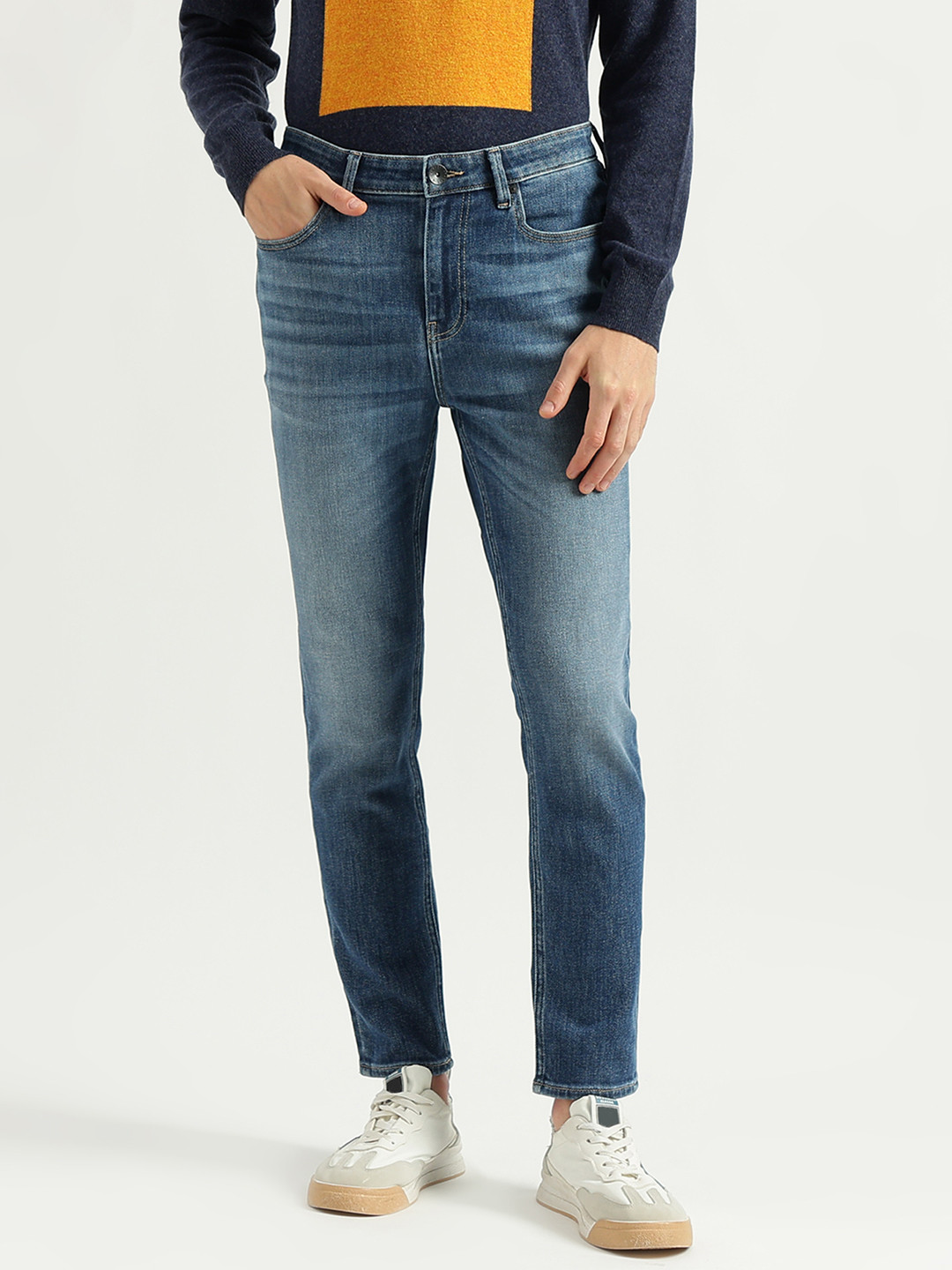 United Colors of Benetton Men Skinny Fit Low Crotch Clean Look Heavy Fade Jeans