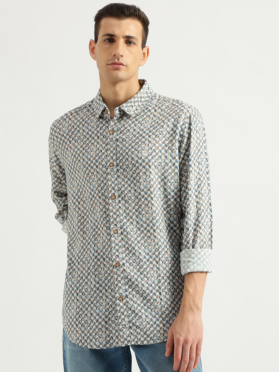 United Colors of Benetton Geometric Printed Spread Collar Slim Fit Casual Shirt