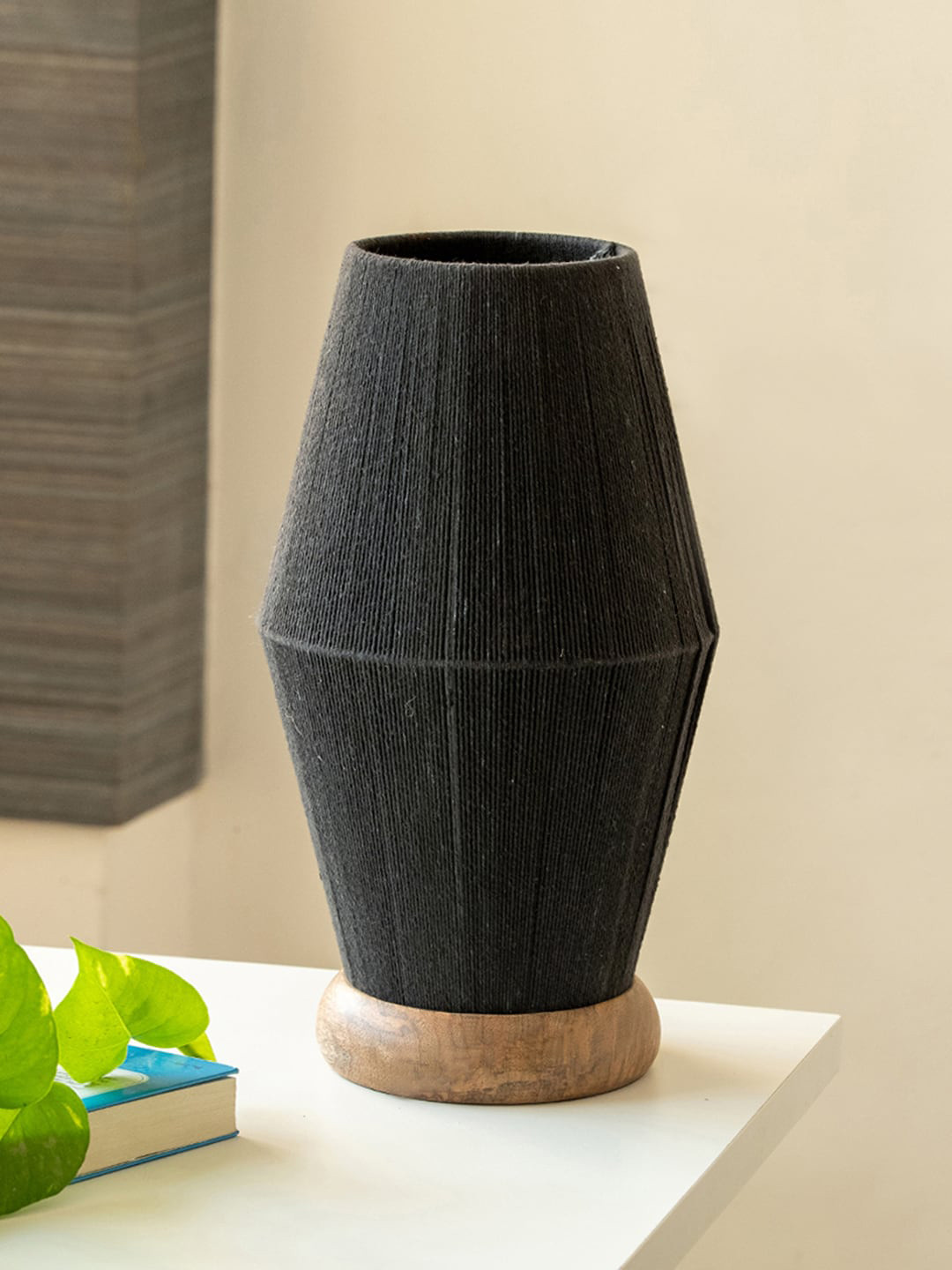 ExclusiveLane Loom Weave Brown Woven Decorative Wooden Table Lamp