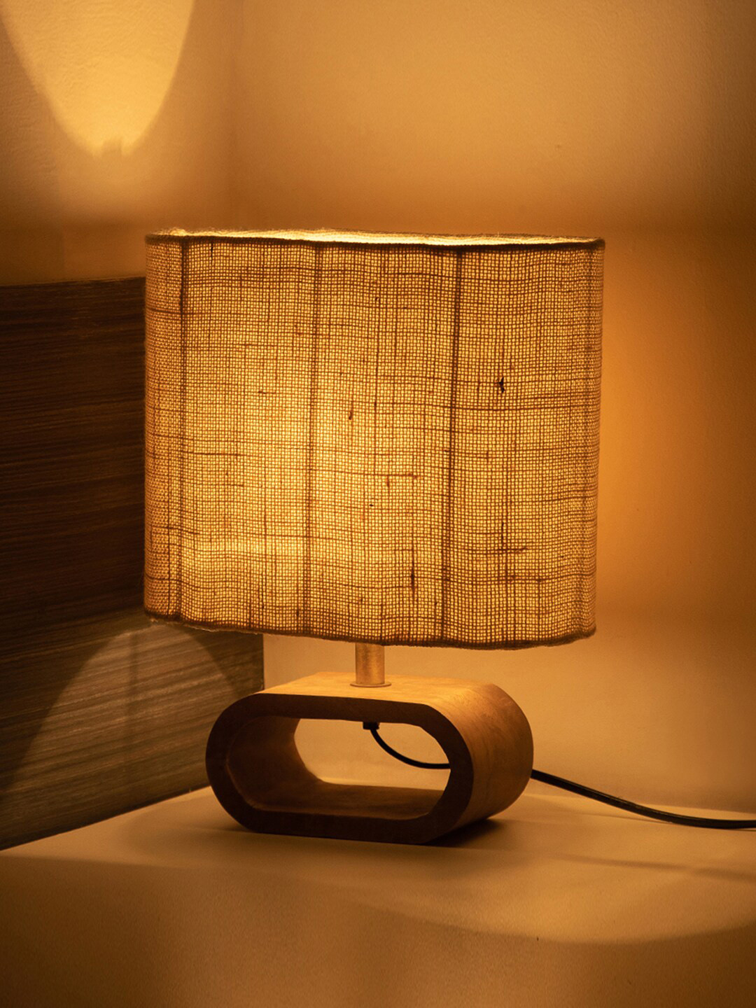 ExclusiveLane Stacked Geometry Beige & Brown Wooden Table Lamp