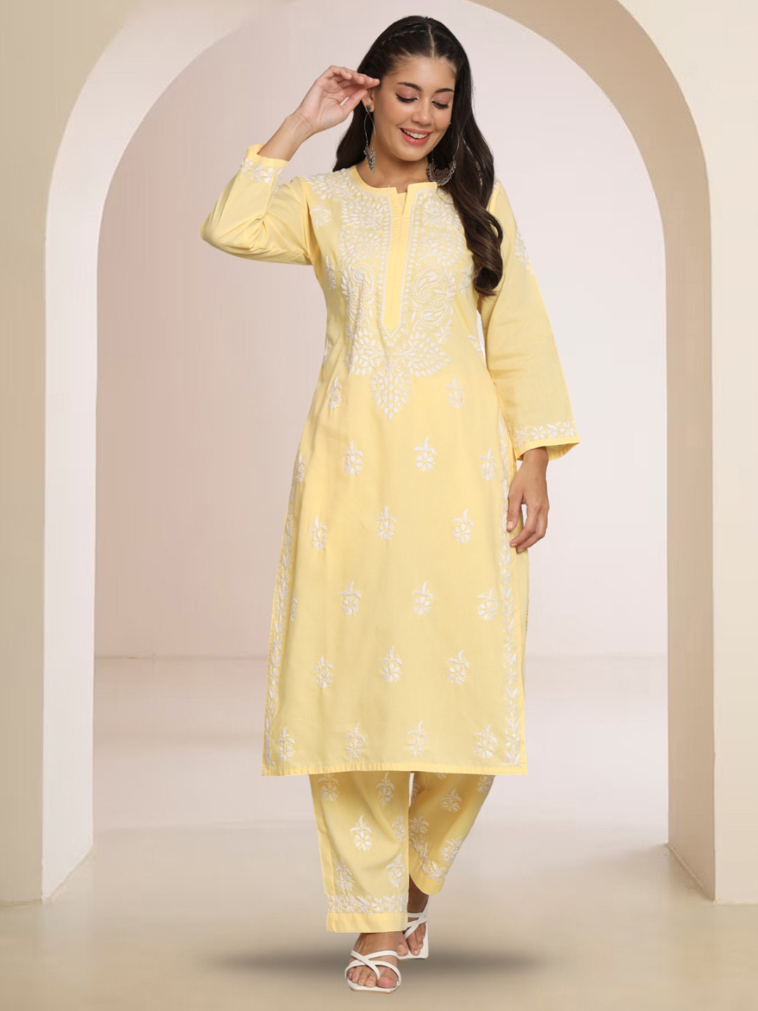 PARAMOUNT CHIKAN Women Embroidered Lucknowi Chikankari Cotton Kurta Set