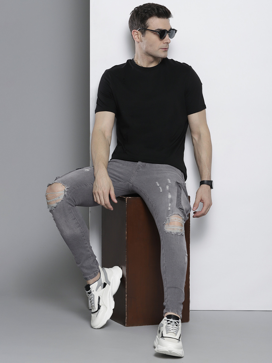 boohooMAN Men Grey Super Skinny Fit Mildly Distressed Light Fade Stretchable Jeans