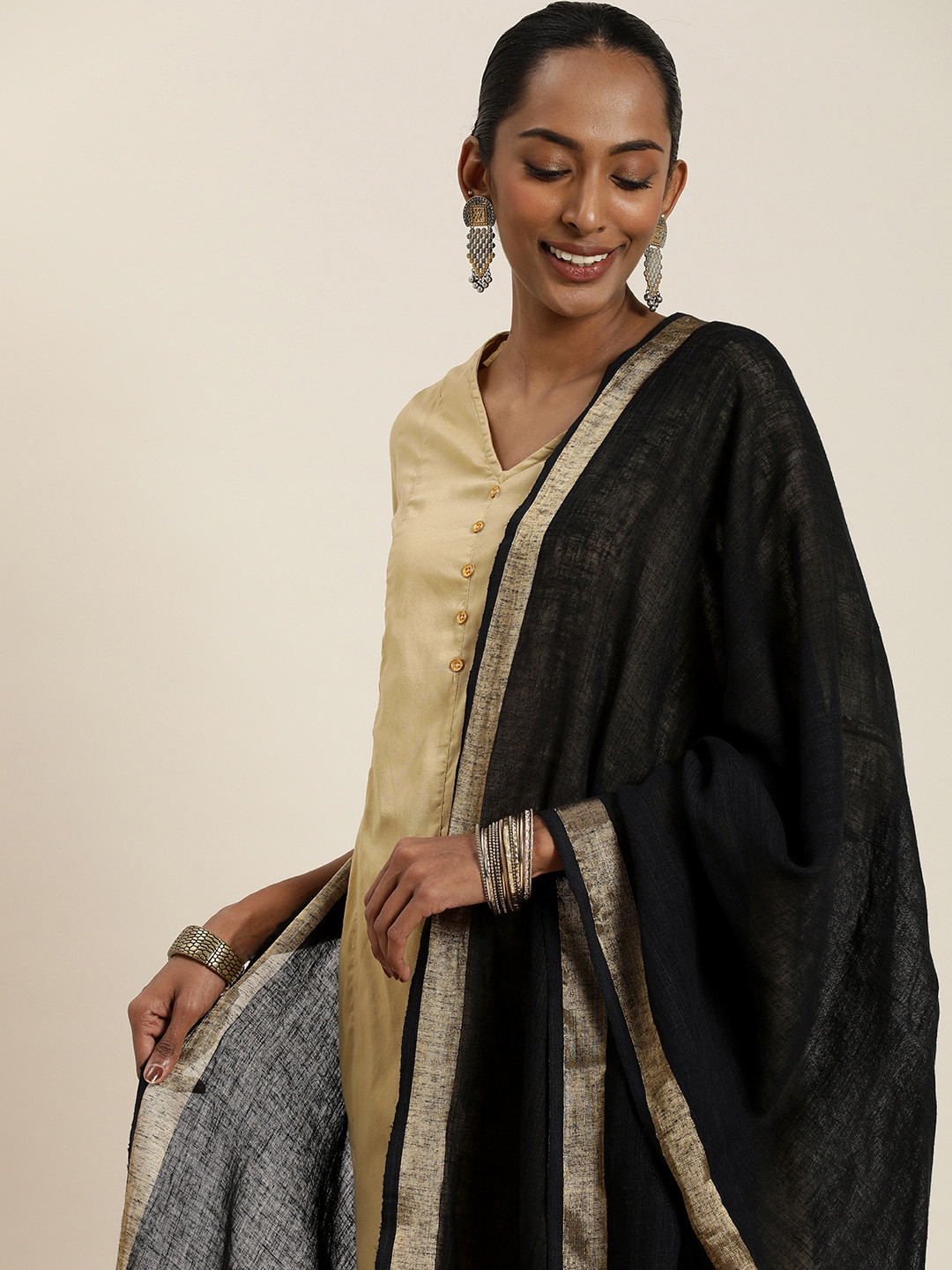 Taavi Handloom Dupatta with Zari
