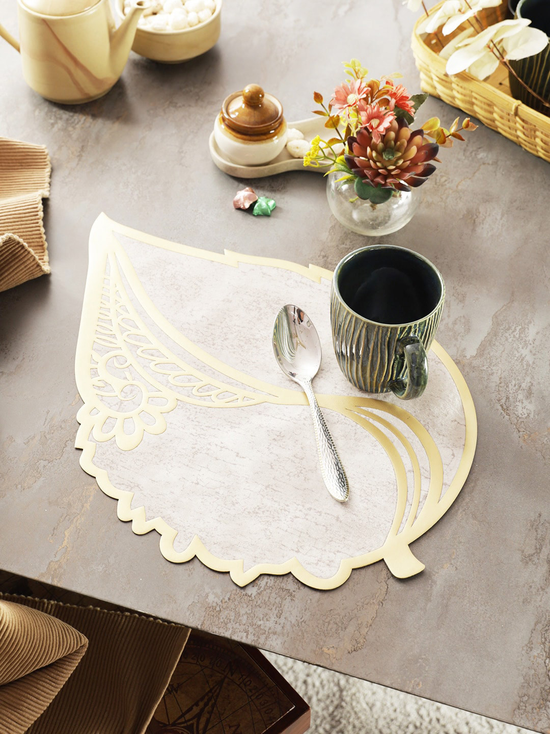 eyda Beige 6 Pieces Leaf Design Table Placemats