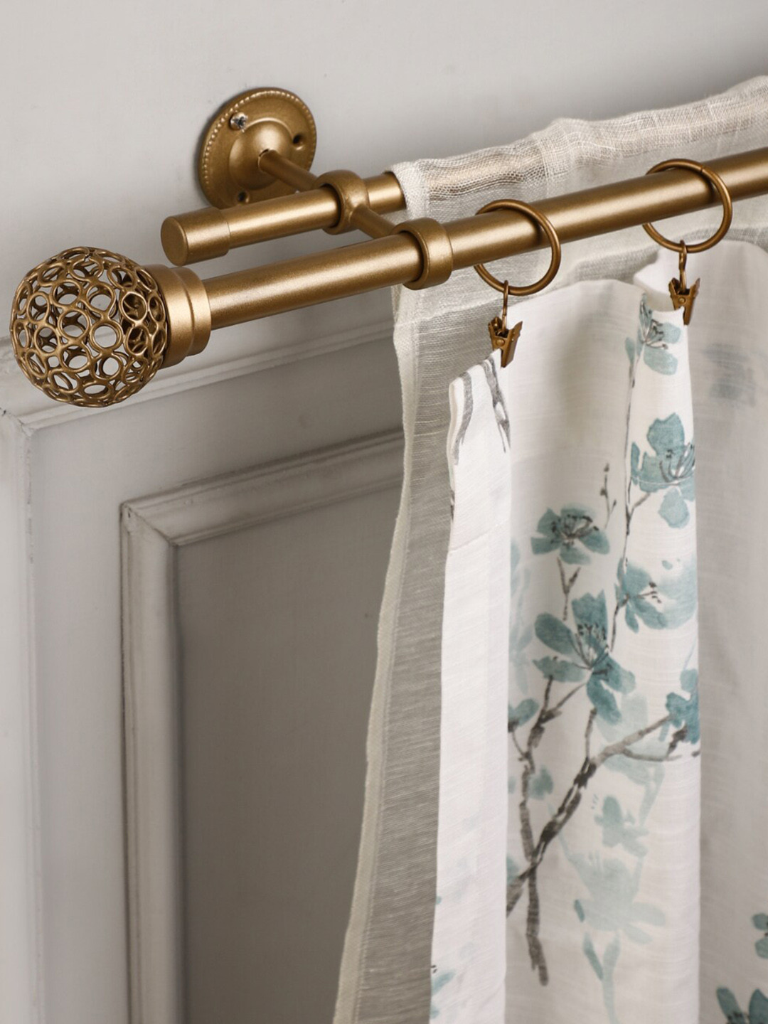 The Decor Mart Iron Extendable Curtain Rods With Brackets