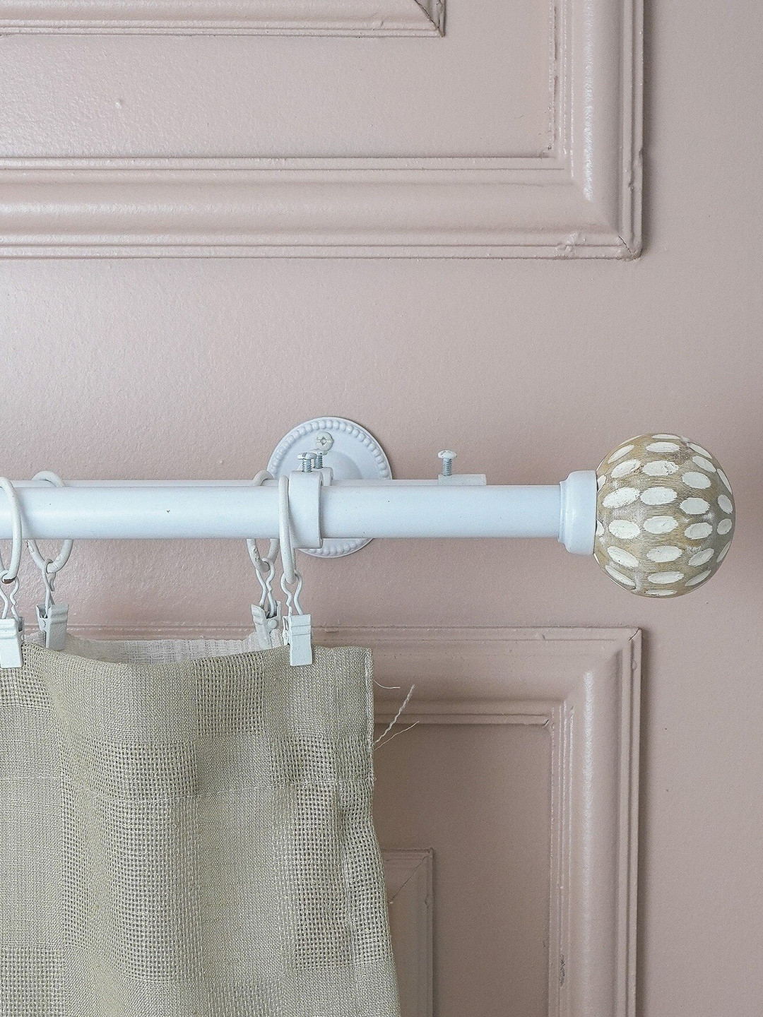 The Decor Mart White & Beige Extendable Curtain Rods With Brackets