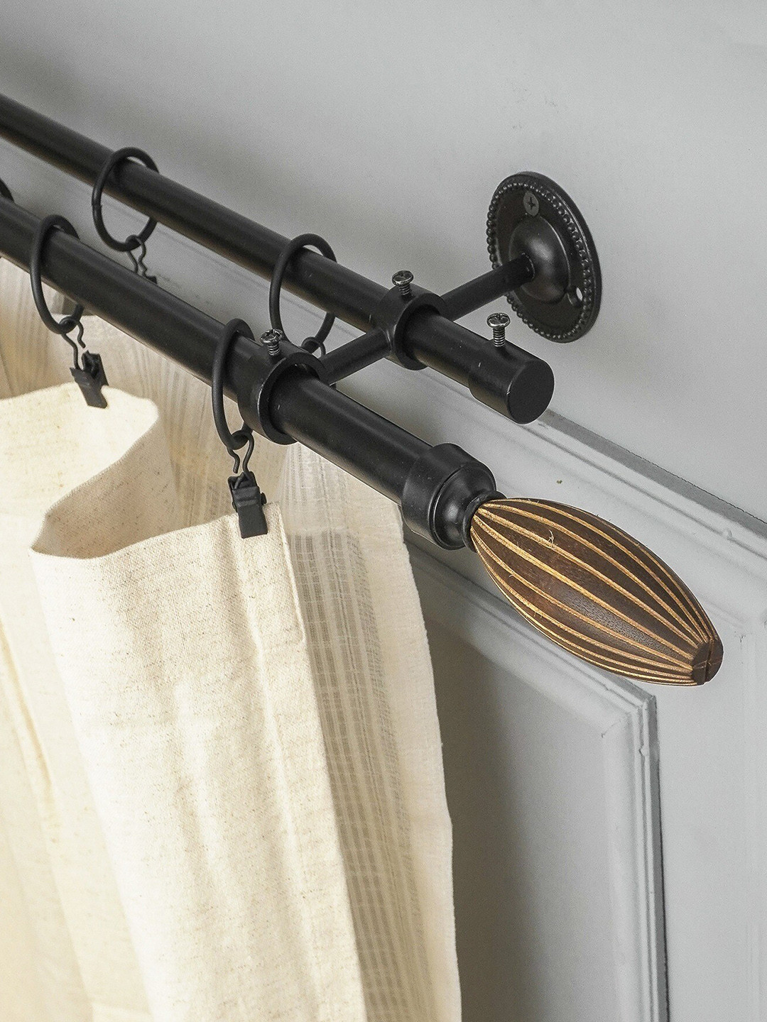 The Decor Mart 2-Pcs Black & Brown Curtain Rods