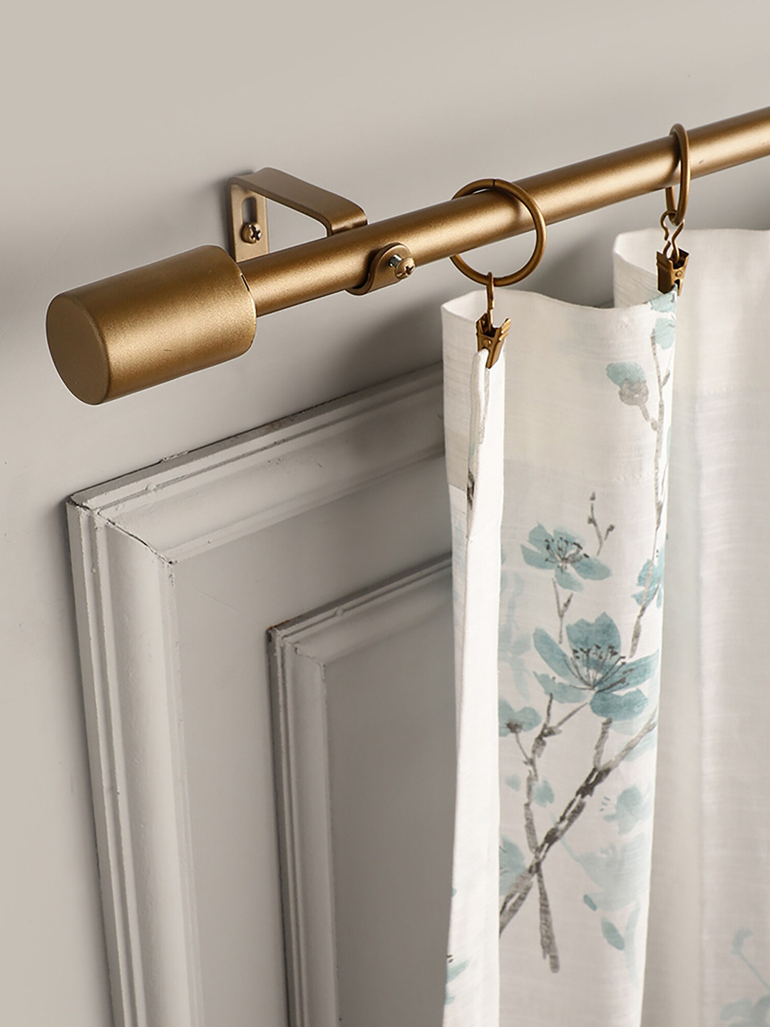 The Decor Mart Gold Toned Extendable Curtain Rods With Brackets