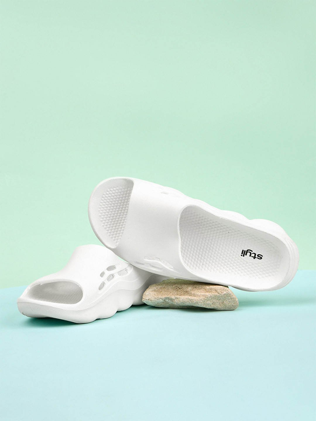Styli Men White Rubber Sliders