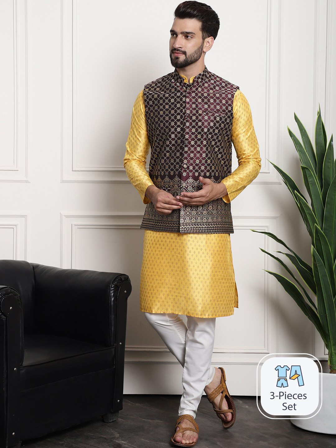 SOJANYA Ethnic Motifs Printed Regular Kurta & Pyjamas With Nehru Jacket