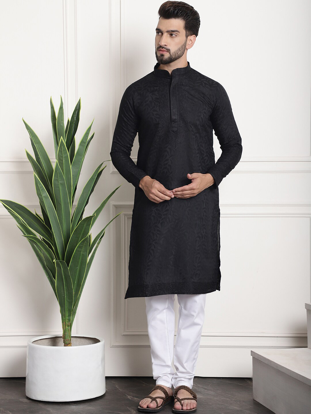 SOJANYA Floral Embroidered Mandarin Collar Thread Work Kurta With Churidar