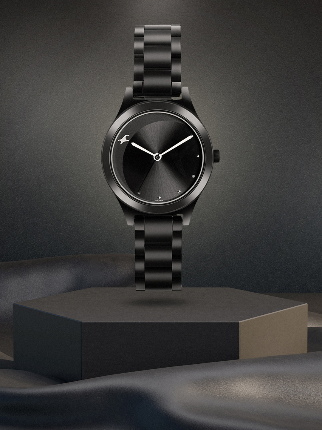 Fastrack Women Round Dial Water Resistance Analogue Watch 6268NM01