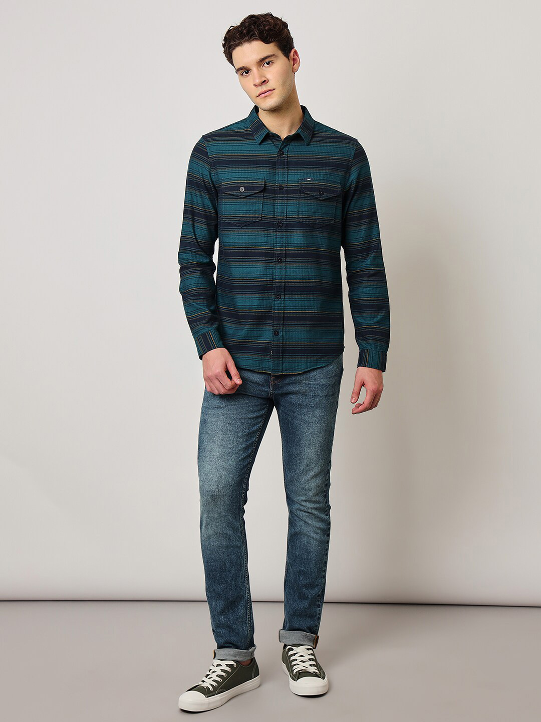 Lee Straight Horizontal Stripes Opaque Striped Cotton Casual Shirt