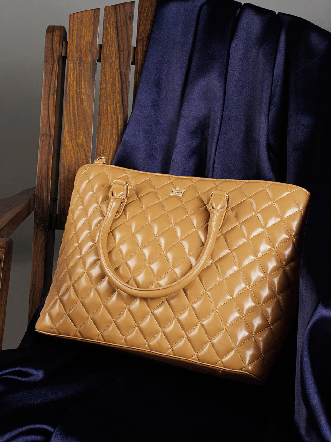 Berrylush Women Beige Textured Laptop Bag With Quilted