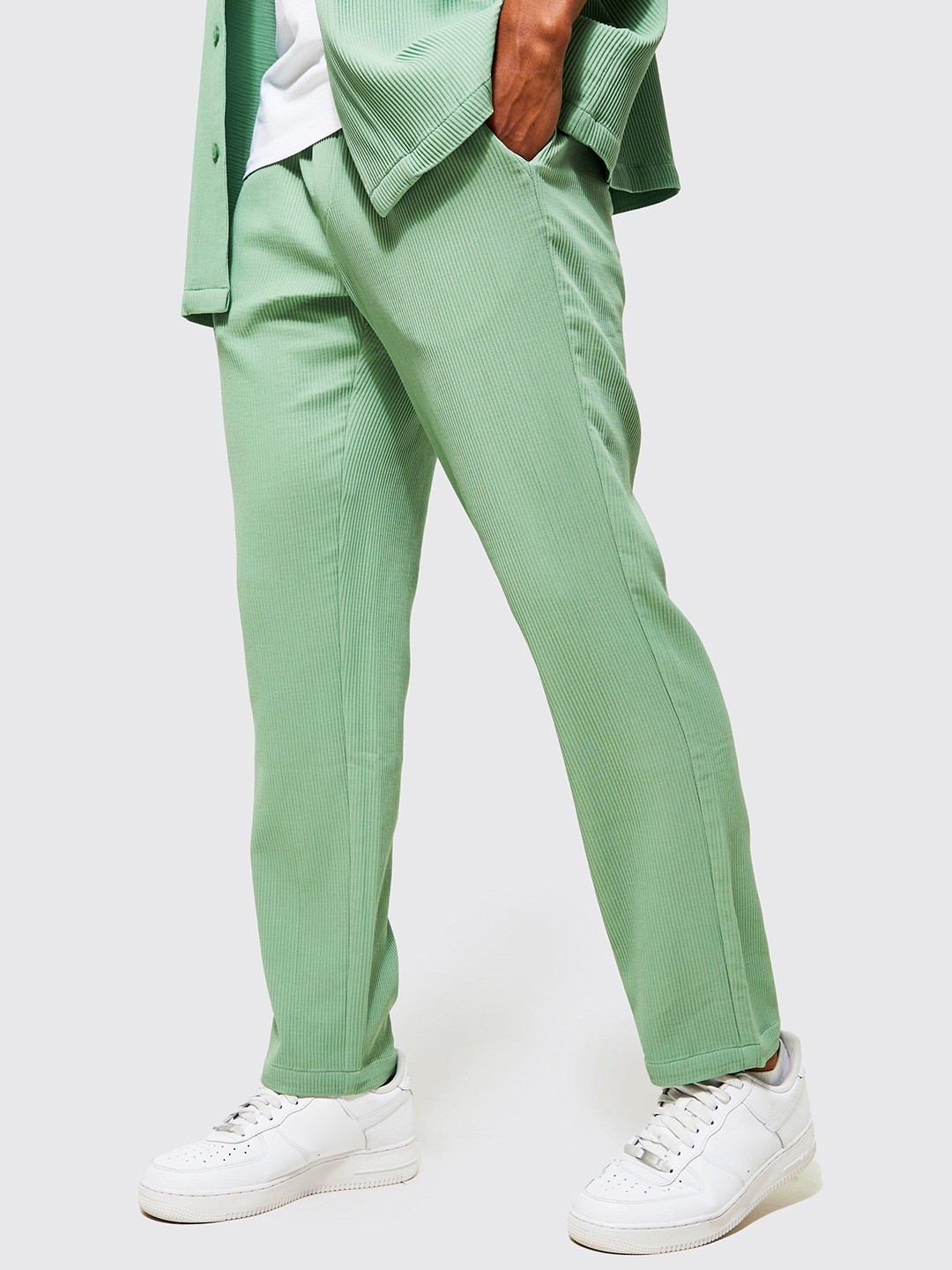 boohooMAN Slim Fit Pleated Trousers