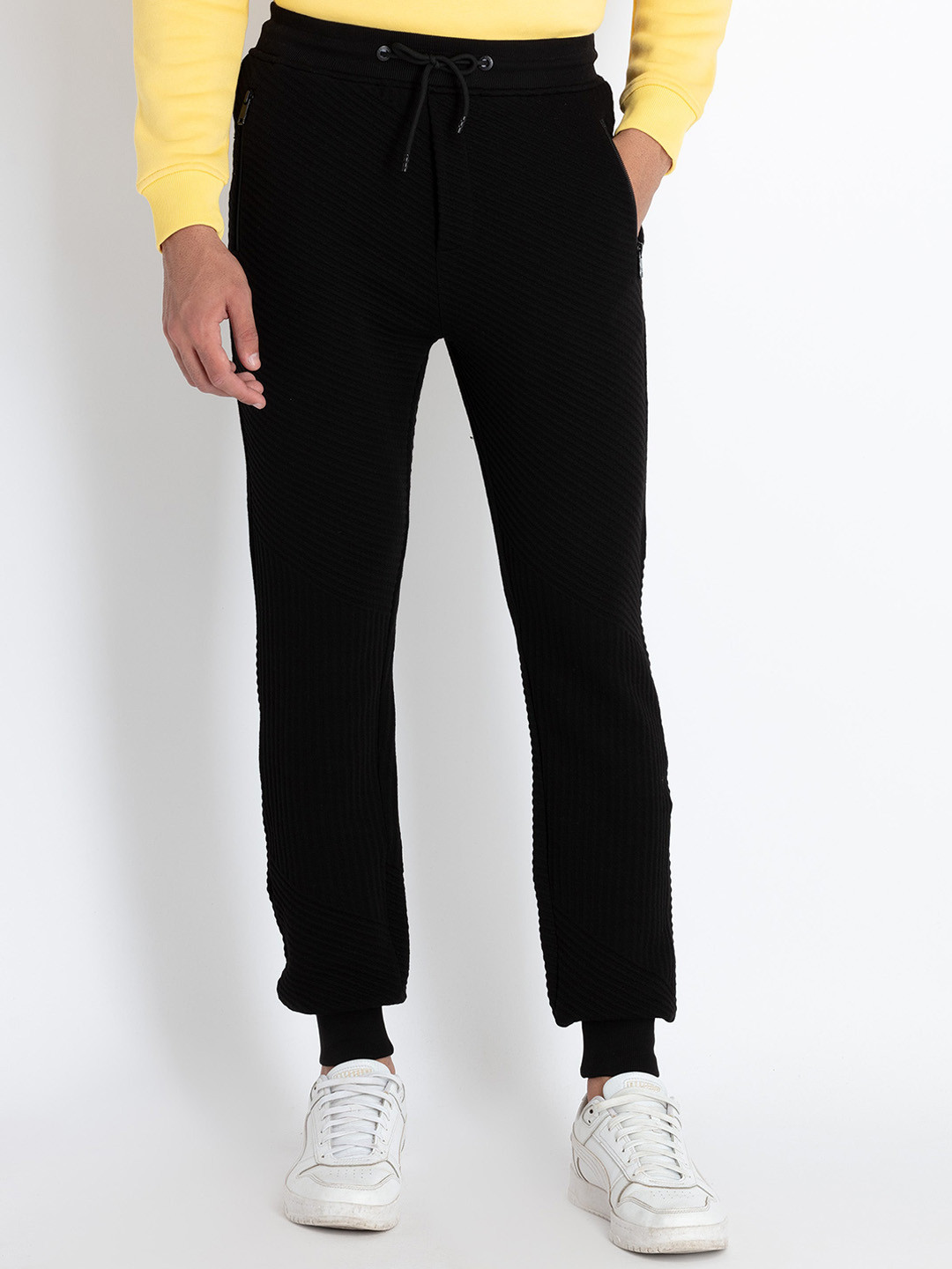 Status Quo Men Mid-Rise Cotton Quilted Joggers