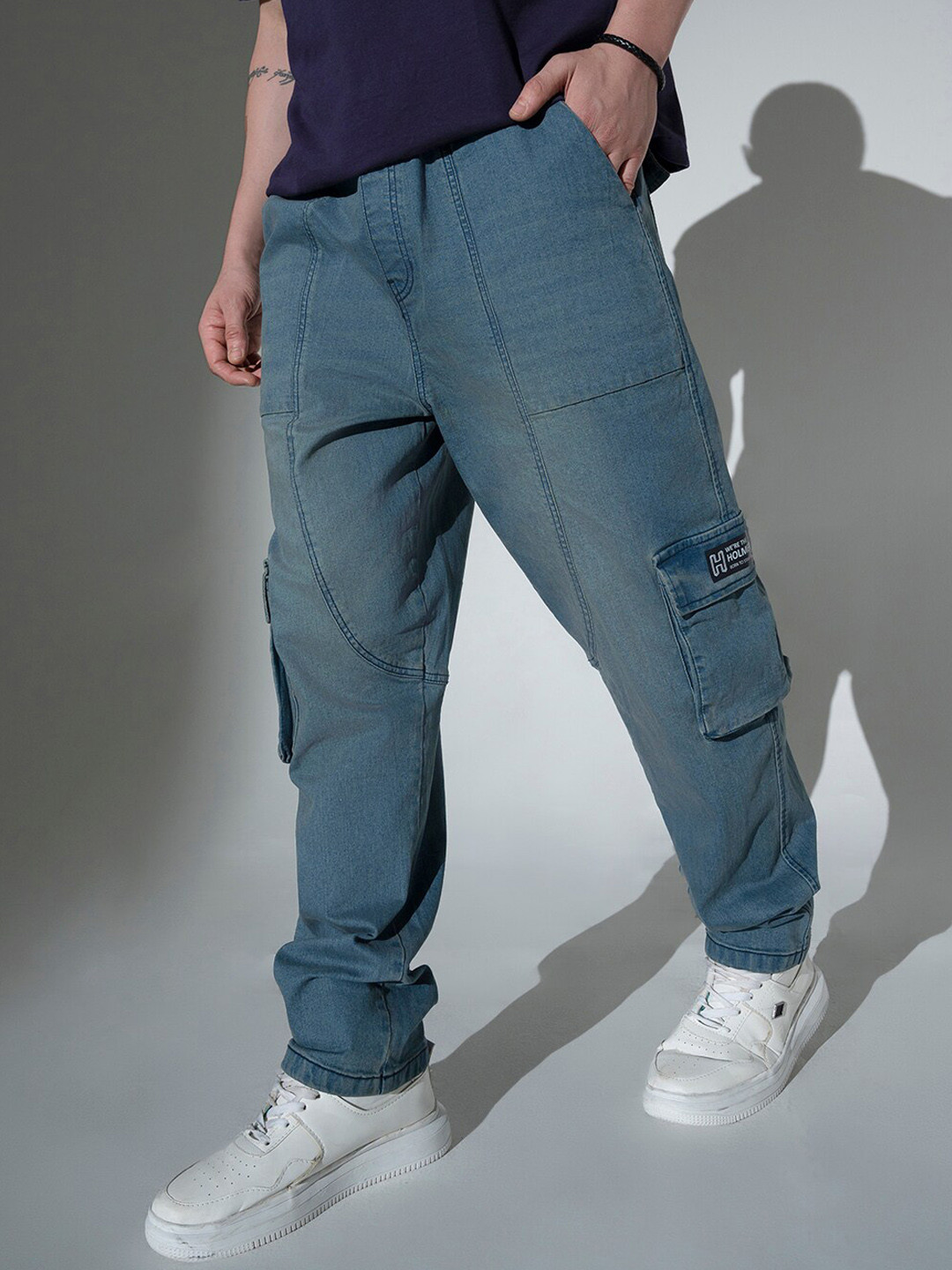 Hubberholme Men Relaxed Mid-Rise Fit Low Distress Stretchable Jeans