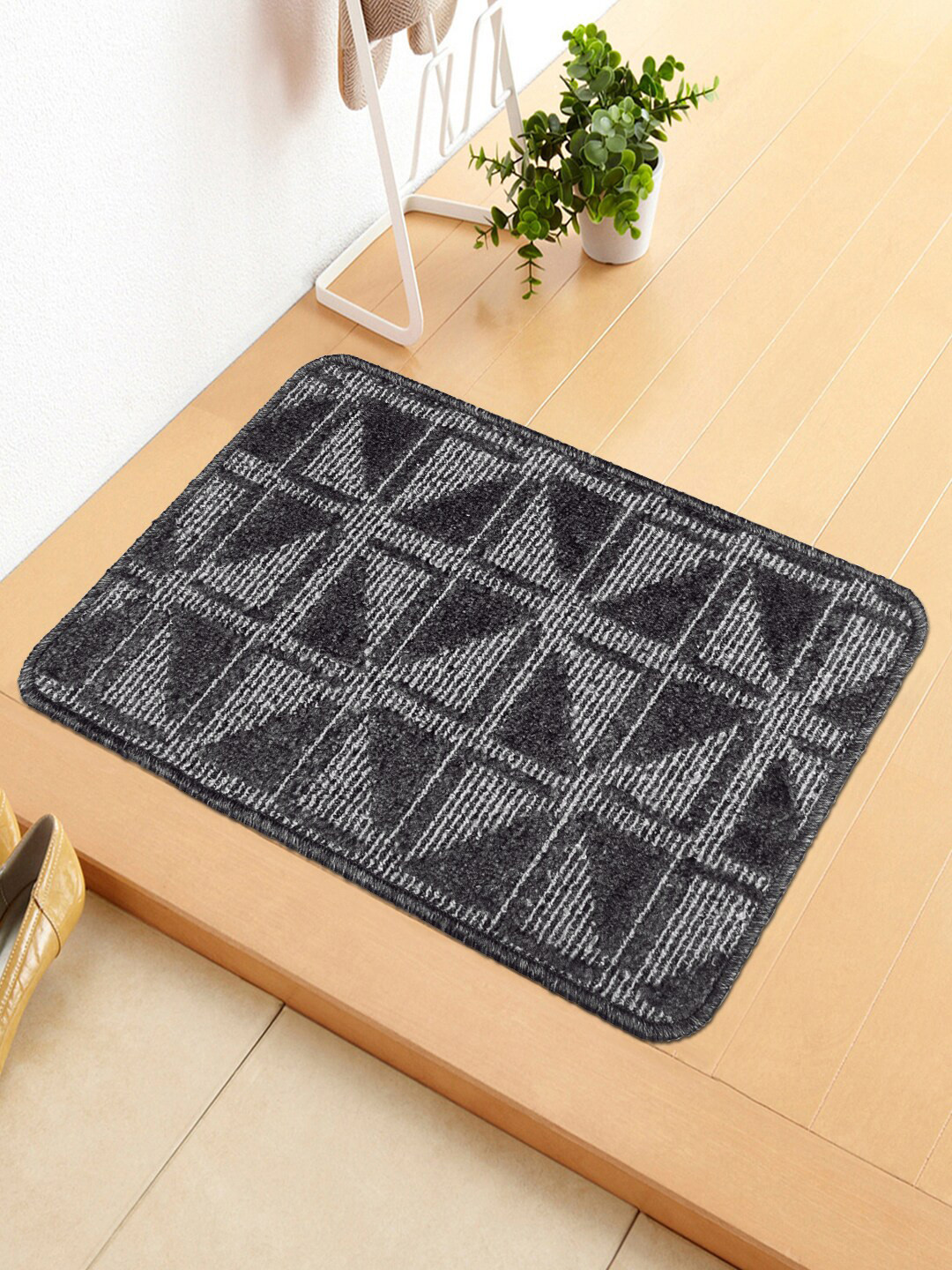 Story@home Grey & Black Printed Anti Skid Doormats