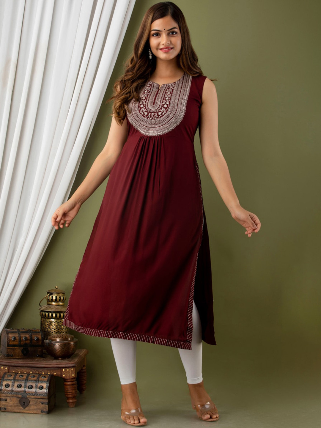 NISHABD Ethnic Motifs Yoke Design Sleeveless High Slit Kurta