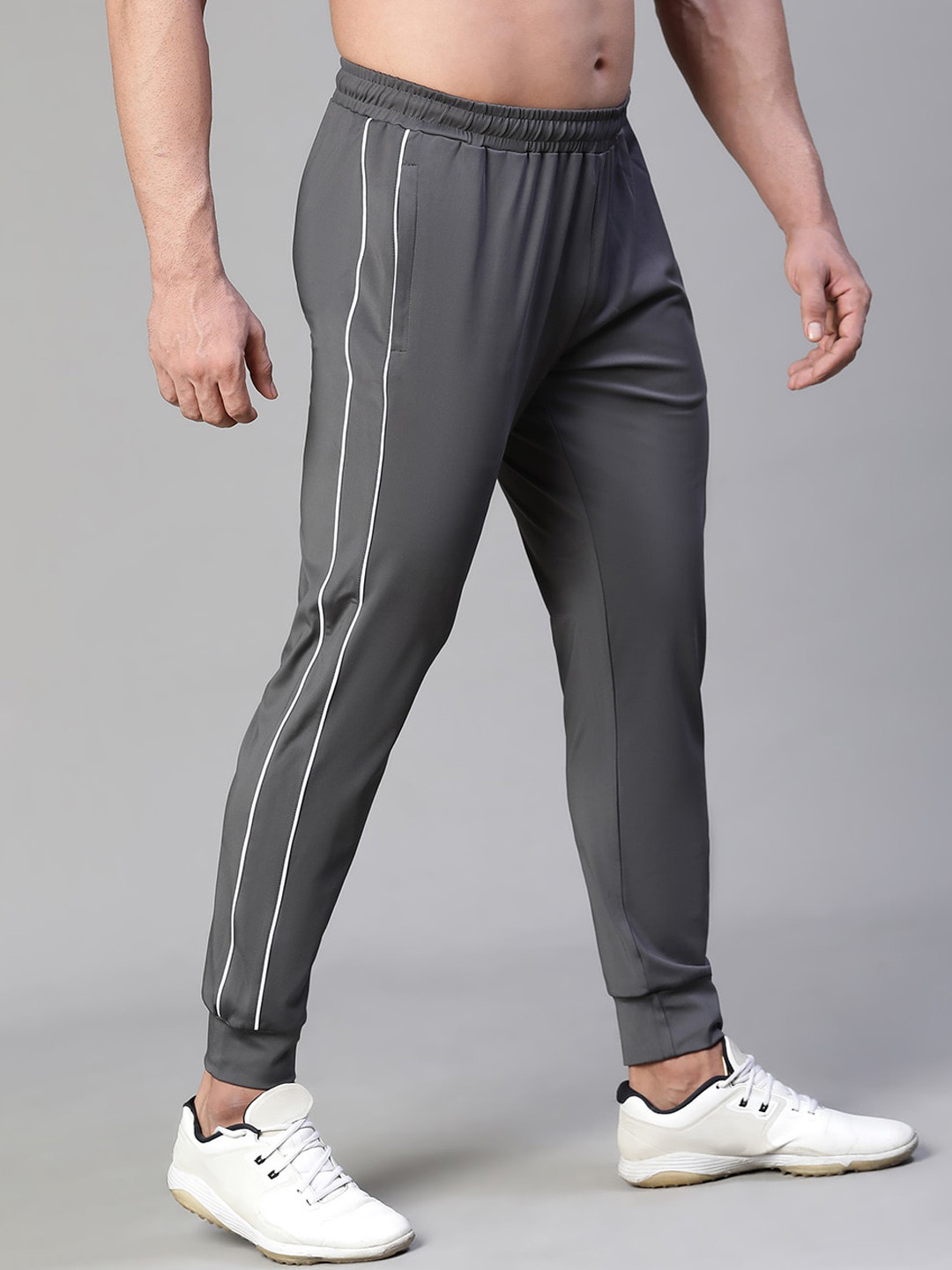ATHLISIS Men Side Stripe Detail Slim-Fit Jogger