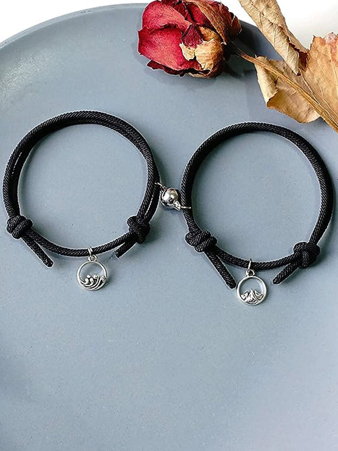 VIEN Unisex Set Of 2 Charm Bracelet