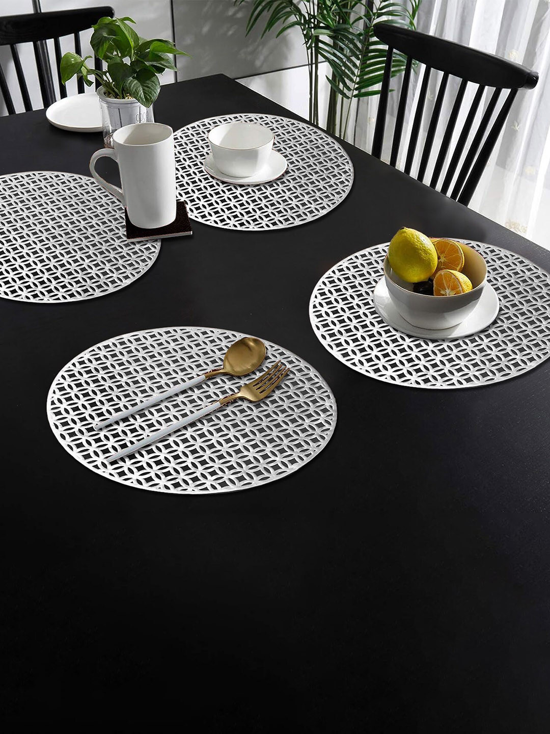 Dakshya Industries Silver-Colored 4-Pieces Textured Round Table Placemats