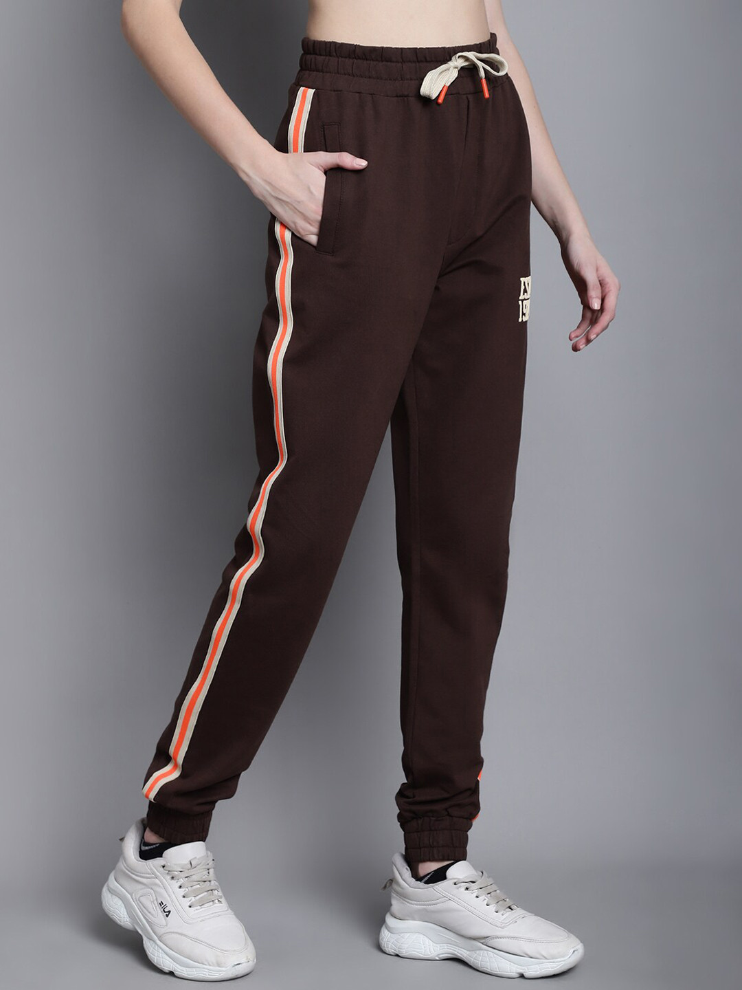 DOOR74 Women Mid-Rise with Side Tape Cotton Joggers