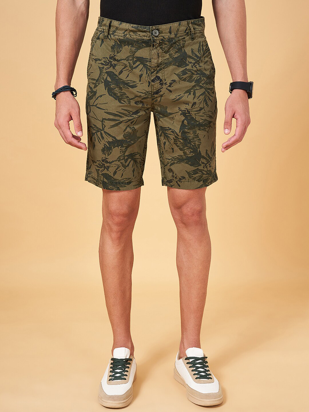 People Men Olive Green Floral Printed Pure Cotton Shorts