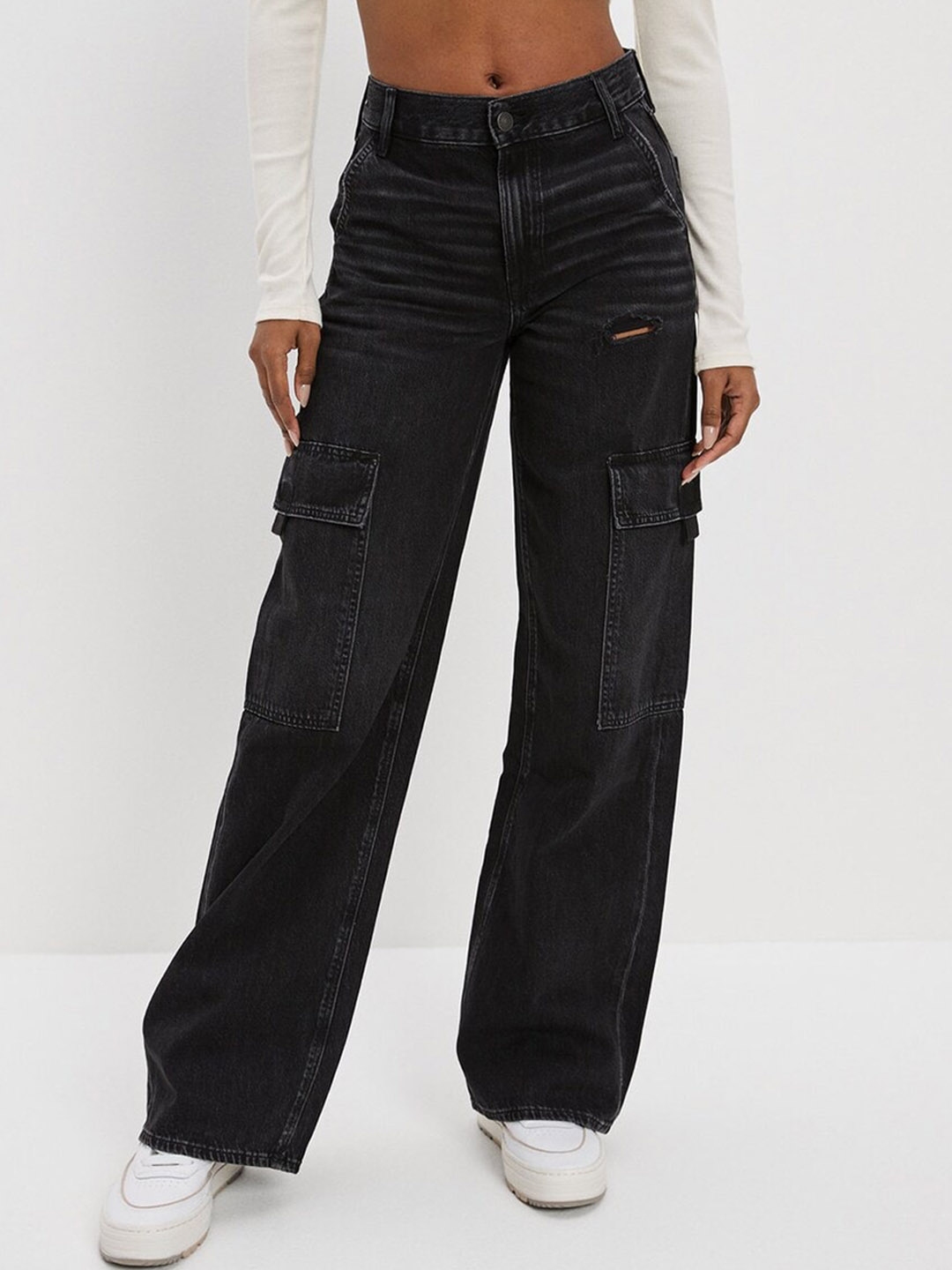 AMERICAN EAGLE OUTFITTERS Women Regular Fit High Rise Mildly Distressed Cotton Jeans - Jeans for Women 24666614 | Myntra