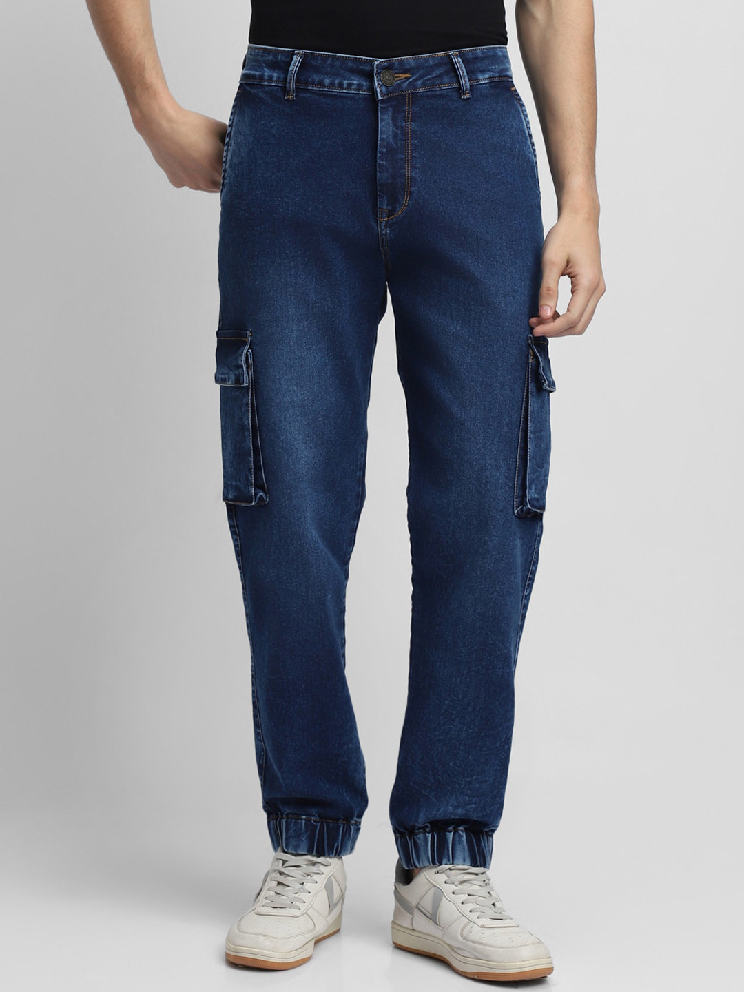 Dennis Lingo Men Mildly Distressed Cuffed Hem Stretchable Mid-Rise Jogger Jeans