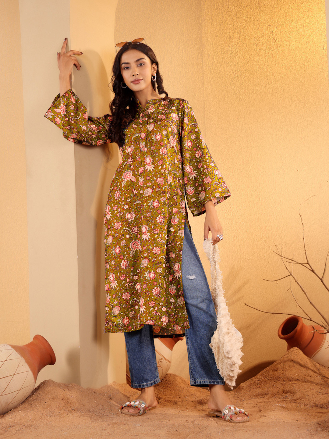 Varanga Women Floral Printed Flared Sleeved Straight Woolen Kurta