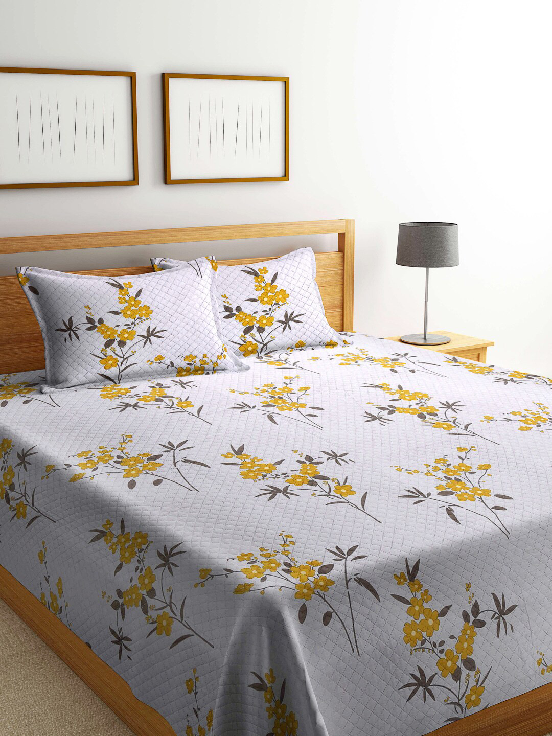 FABINALIV Grey & Yellow Floral Print Quilted Reversible King Bed Cover & 2 Pillow Covers