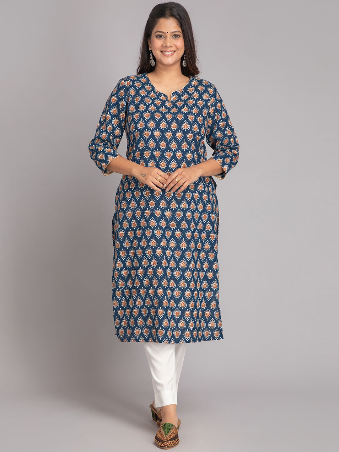 SUTI Ethnic Motifs Printed Round Neck With Notched Straight Kurta
